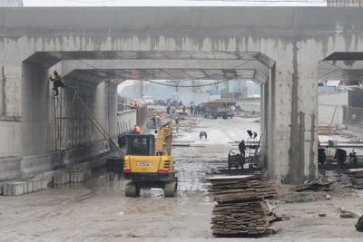 湖北路道口平改立快车道贯通